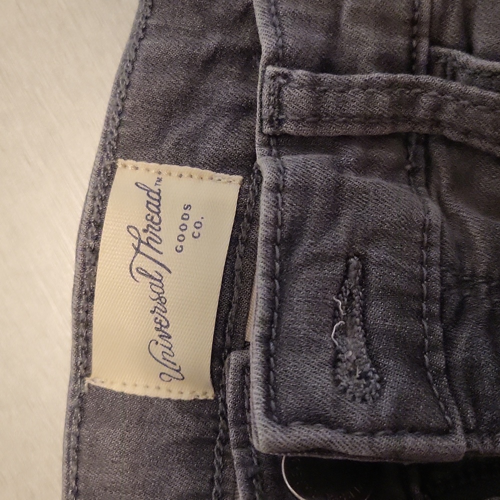 Universal Thread - Picture 3 of 4